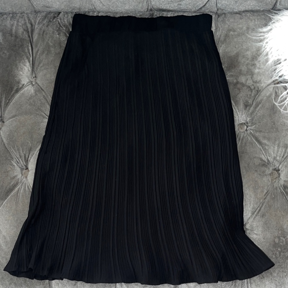 Pleione Black Pleated Pencil Skirt